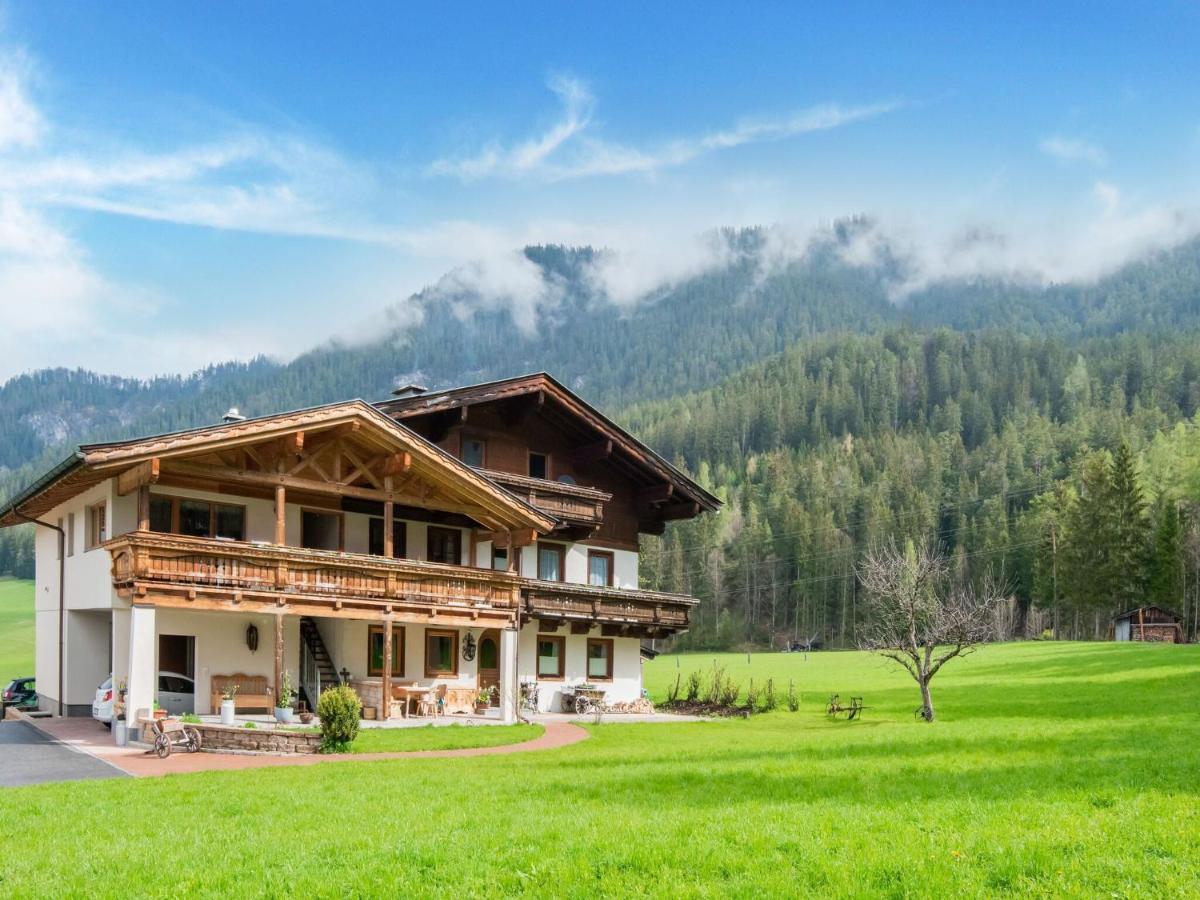 Apartment In Saalfelden Am Steinernen Meer Екстер'єр фото